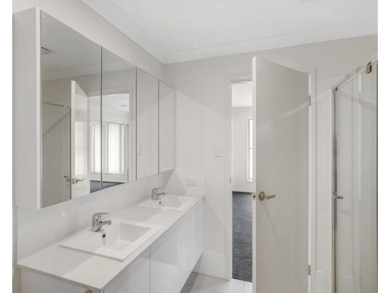 122 36 Cox Road, Pimpama QLD 4209