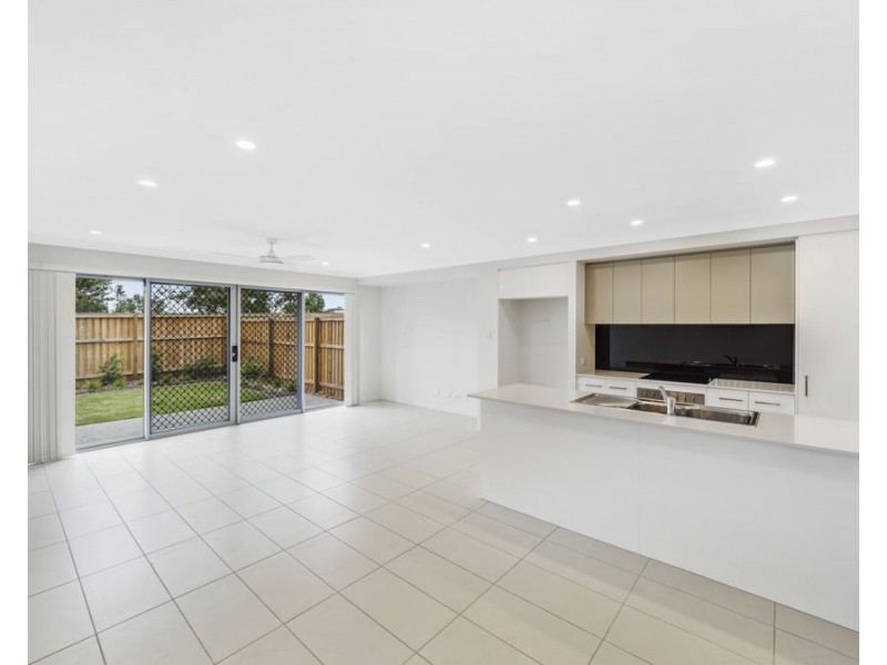 122 36 Cox Road, Pimpama QLD 4209