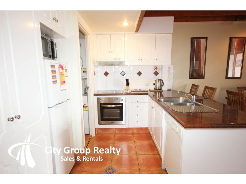 16 ‘Santa Fe’ 7-9 Robert Street, Labrador QLD 4215