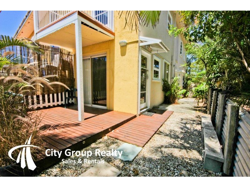 6 Brake Street, Burleigh Heads QLD 4220