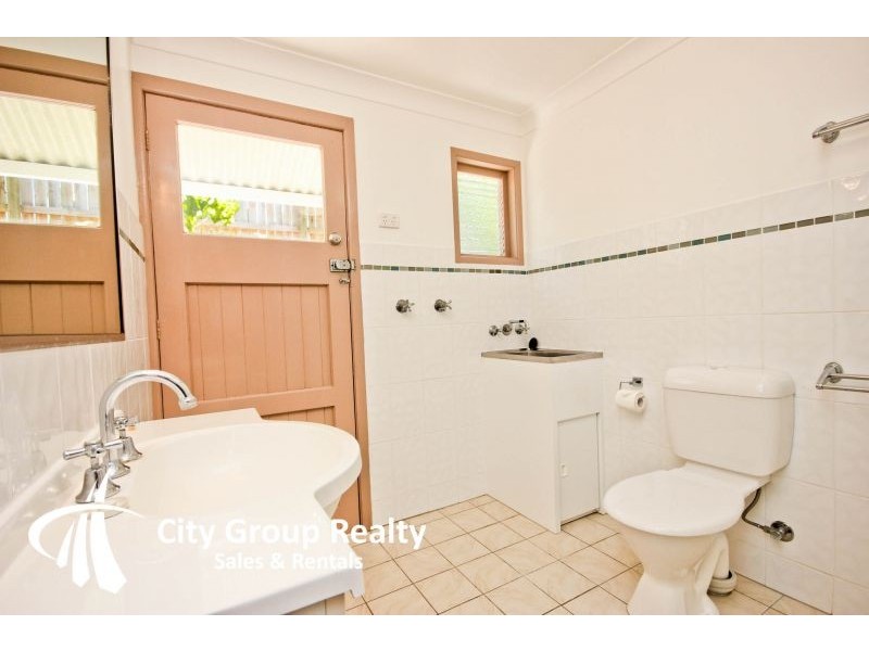 6 Brake Street, Burleigh Heads QLD 4220