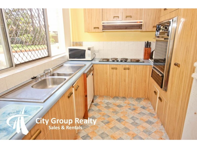 1 ‘Pacifc Regis’ 30 The Esplanade, Burleigh Heads QLD 4220