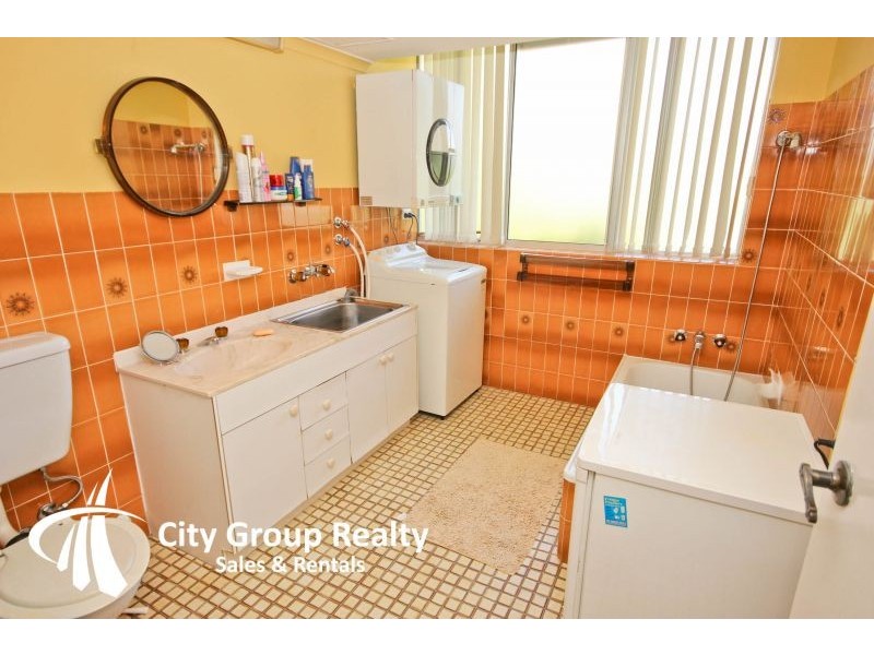 1 ‘Pacifc Regis’ 30 The Esplanade, Burleigh Heads QLD 4220