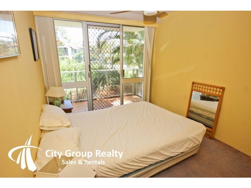 1 ‘Pacifc Regis’ 30 The Esplanade, Burleigh Heads QLD 4220