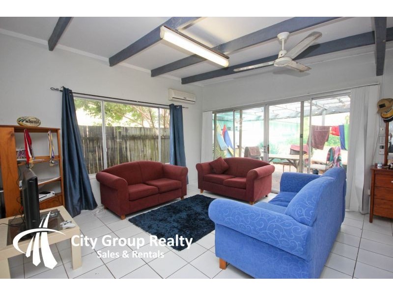 55 Manus Avenue, Palm Beach QLD 4221