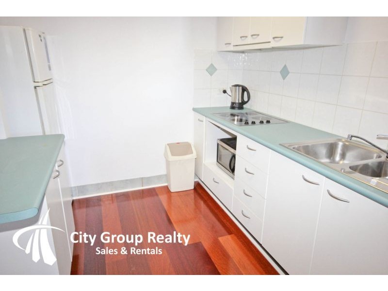 104/30 Surf Parade, Broadbeach QLD 4218