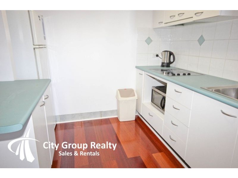 104/30 Surf Parade, Broadbeach QLD 4218