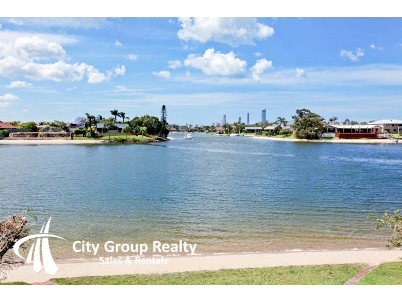 62 Waitomo Street, Broadbeach Waters QLD 4218