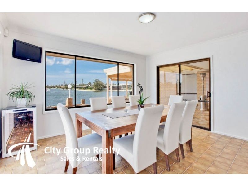 62 Waitomo Street, Broadbeach Waters QLD 4218