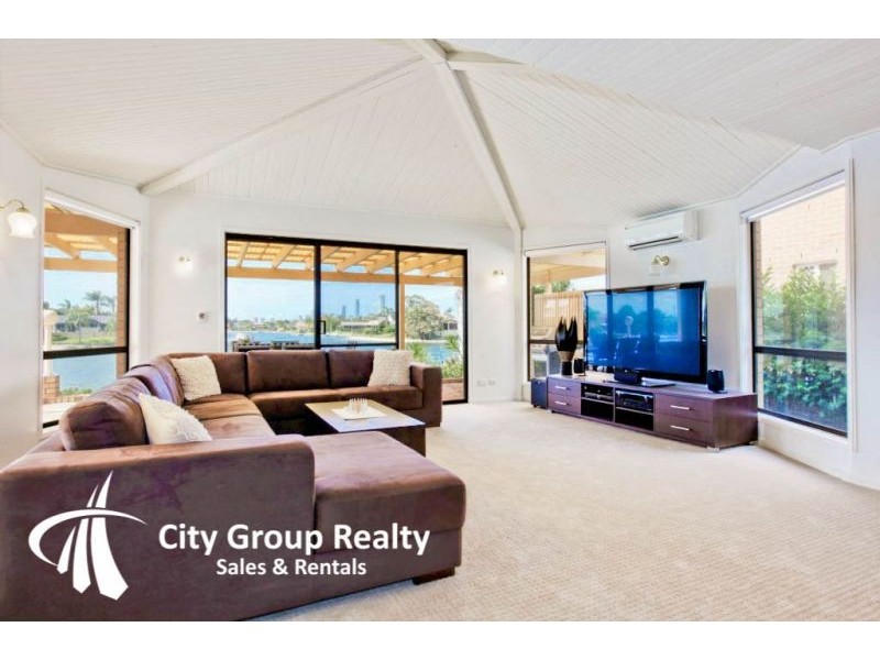 62 Waitomo Street, Broadbeach Waters QLD 4218