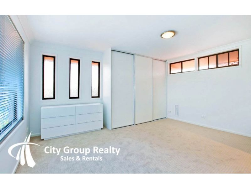 62 Waitomo Street, Broadbeach Waters QLD 4218