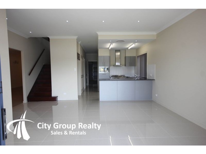 7 Elizabeth Crescent, Varsity Lakes QLD 4227