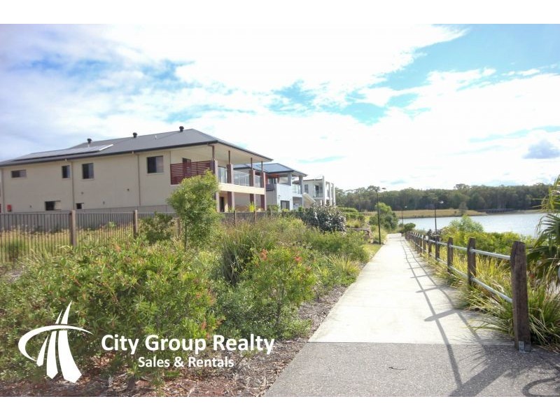 7 Elizabeth Crescent, Varsity Lakes QLD 4227
