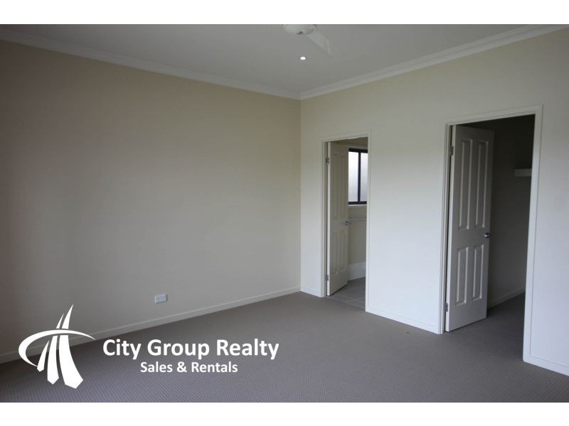 7 Elizabeth Crescent, Varsity Lakes QLD 4227