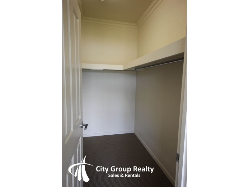 7 Elizabeth Crescent, Varsity Lakes QLD 4227