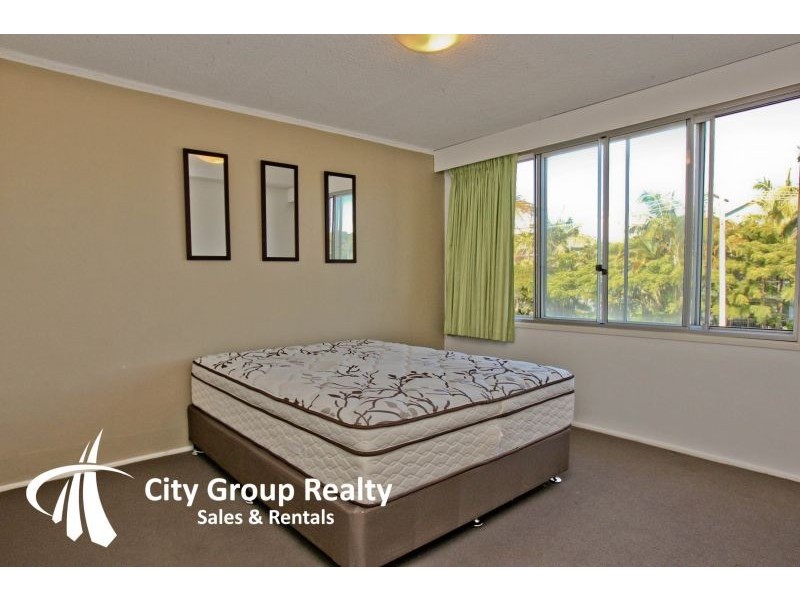 35 Second Ave, Broadbeach QLD 4218