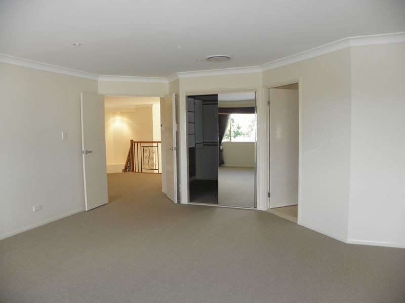 1030. Lakeview Terrace, Benowa QLD 4217