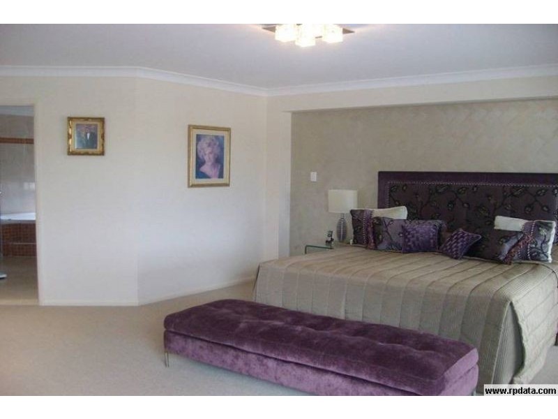 1030. Lakeview Terrace, Benowa QLD 4217