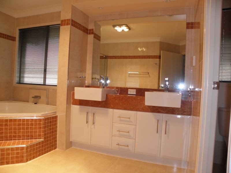 1030. Lakeview Terrace, Benowa QLD 4217