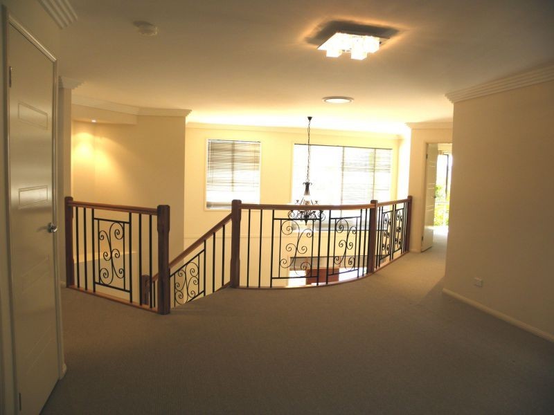 1030. Lakeview Terrace, Benowa QLD 4217