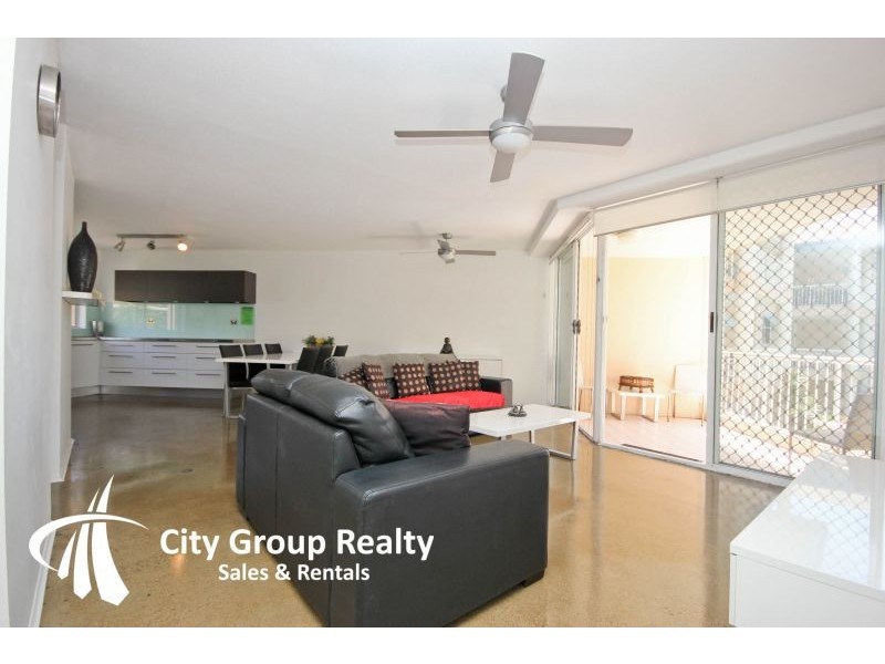 33 Beach Parade, Broadbeach QLD 4218