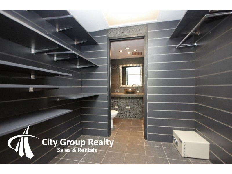 33 Beach Parade, Broadbeach QLD 4218