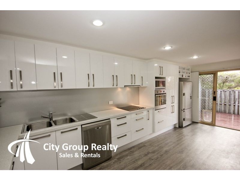 1 14 Styer Circuit, Burleigh Waters QLD 4220