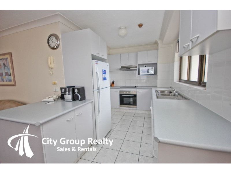 4 Britannia Avenue, Broadbeach QLD 4218