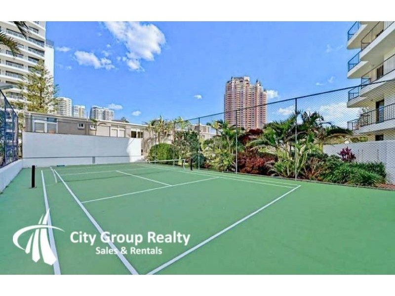4 Britannia Avenue, Broadbeach QLD 4218