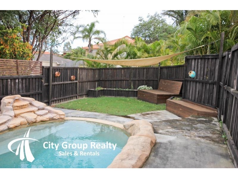 1 Flint Court, Pacific Pines QLD 4211