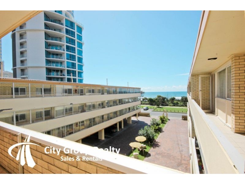 136 Old Burleigh Road, Broadbeach QLD 4218