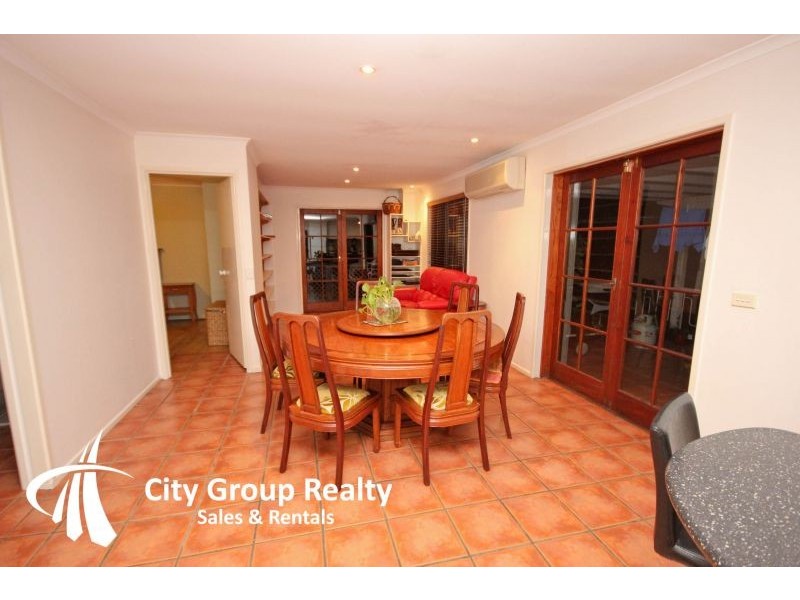 32 Ilkinia Avenue, Broadbeach Waters QLD 4218