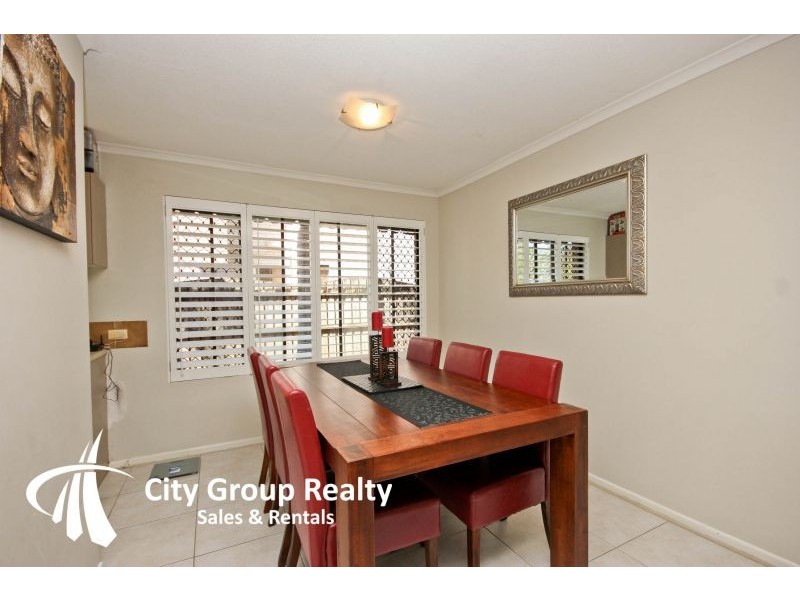 12 Oceanic Drive, Mermaid Waters QLD 4218