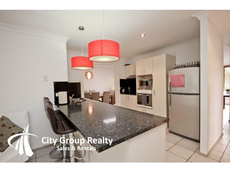 2/68 Galeen Drive, Burleigh Waters QLD 4220