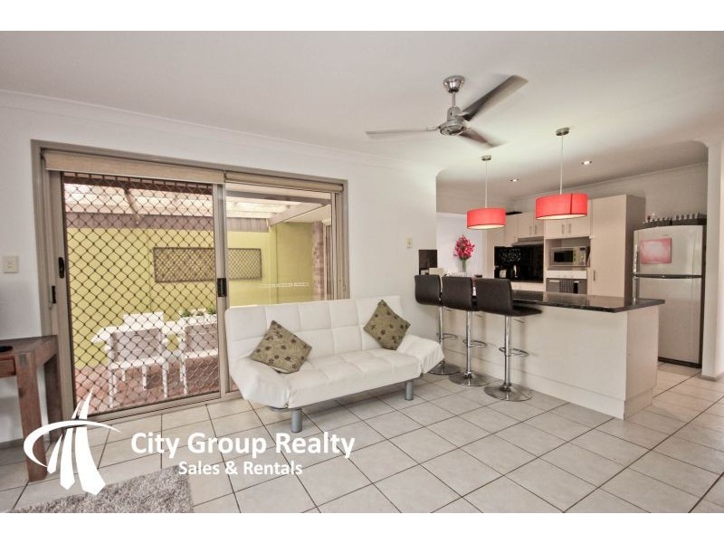 2/68 Galeen Drive, Burleigh Waters QLD 4220