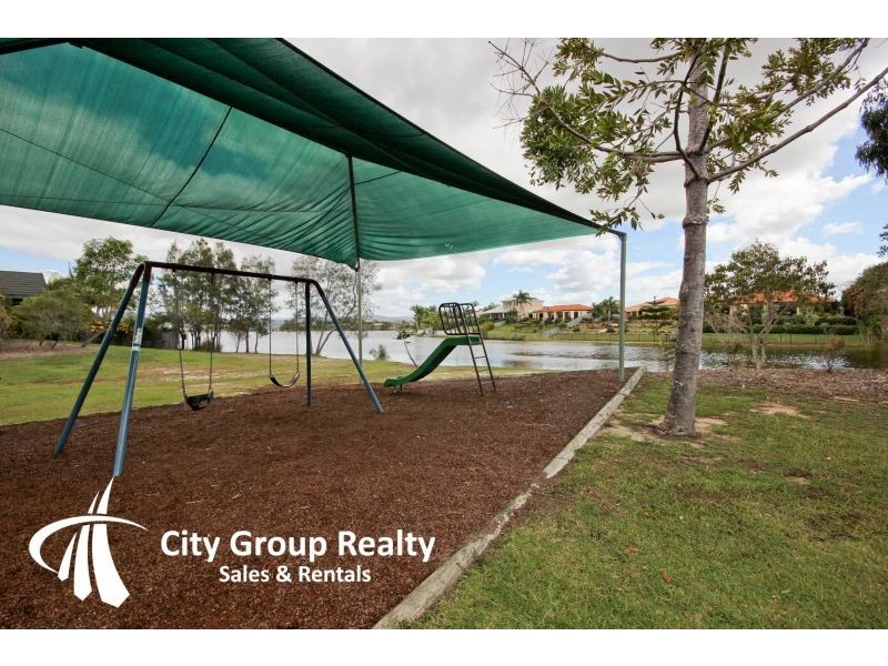 2/68 Galeen Drive, Burleigh Waters QLD 4220