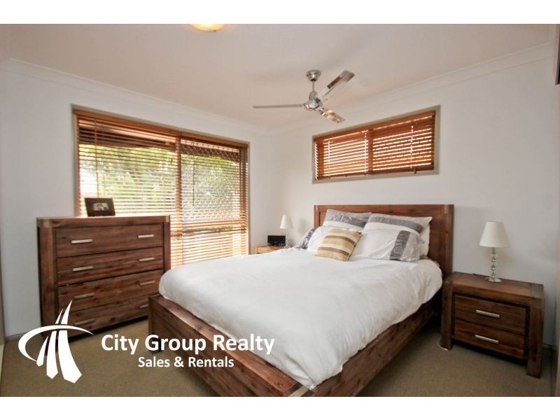 2/68 Galeen Drive, Burleigh Waters QLD 4220