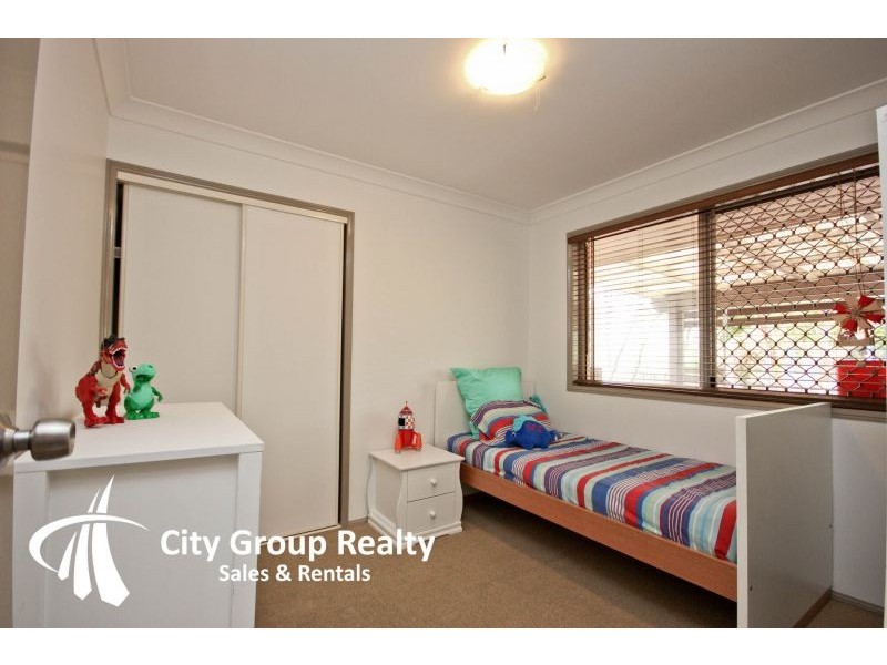 2/68 Galeen Drive, Burleigh Waters QLD 4220