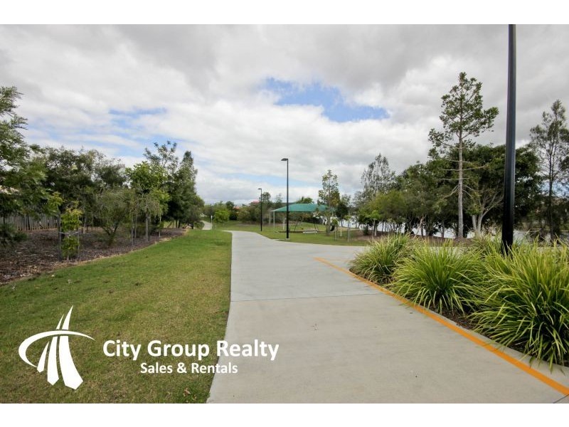 2/68 Galeen Drive, Burleigh Waters QLD 4220