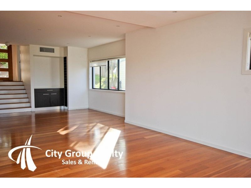 153 K P Mcgrath Drive, Elanora QLD 4221