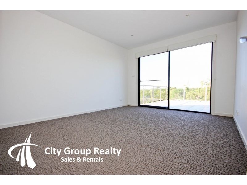 153 K P Mcgrath Drive, Elanora QLD 4221