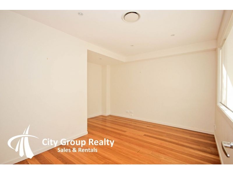 153 K P Mcgrath Drive, Elanora QLD 4221