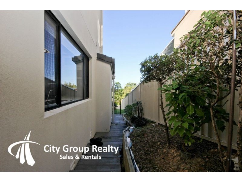 153 K P Mcgrath Drive, Elanora QLD 4221