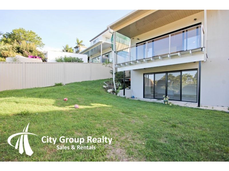 153 K P Mcgrath Drive, Elanora QLD 4221