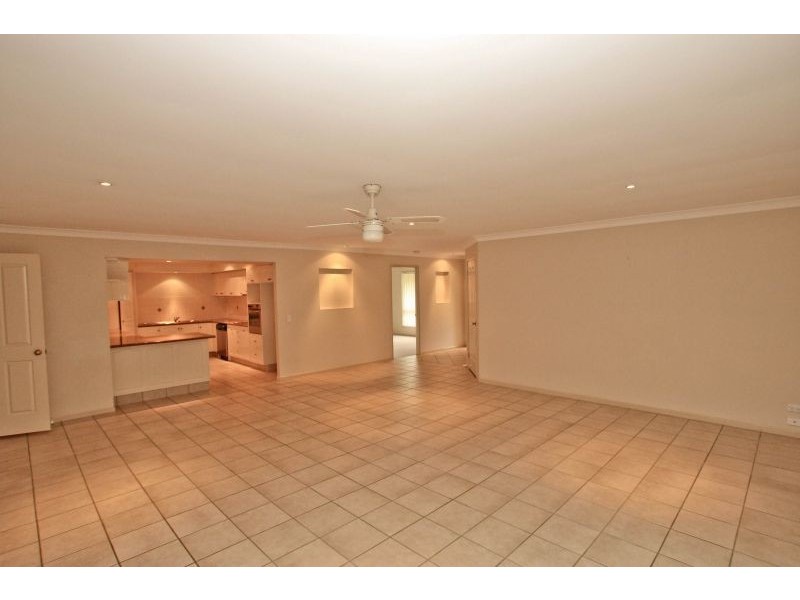 2/1 Eugenia Circuit, Robina QLD 4226