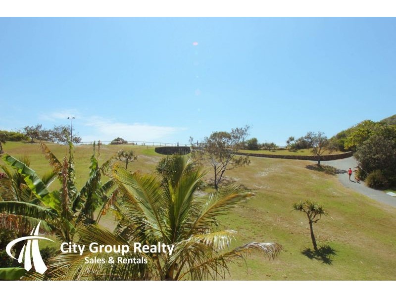 3 Brakes Crescent, Miami QLD 4220