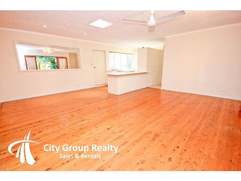 1 Cooleroo Crescent, Southport QLD 4215
