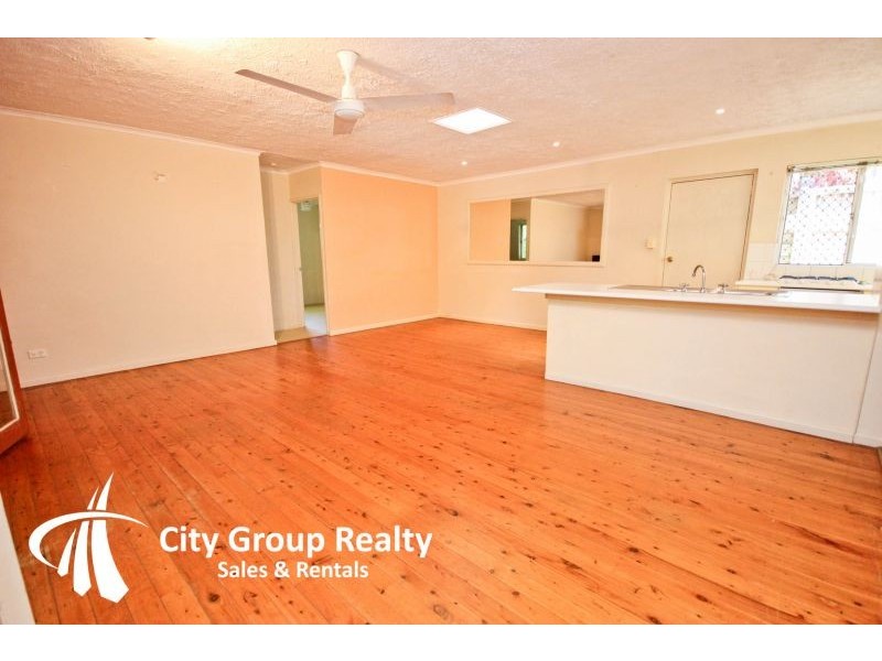 1 Cooleroo Crescent, Southport QLD 4215