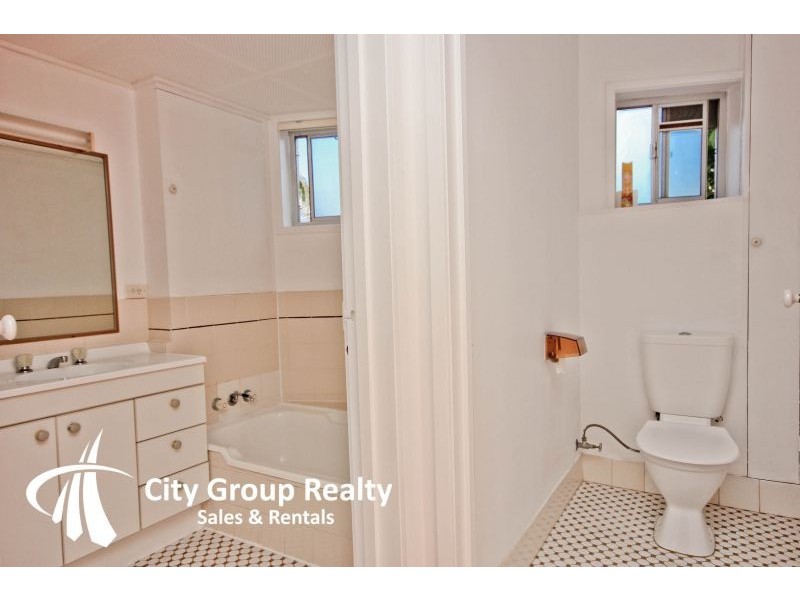 62 Paradise Island, Surfers Paradise QLD 4217