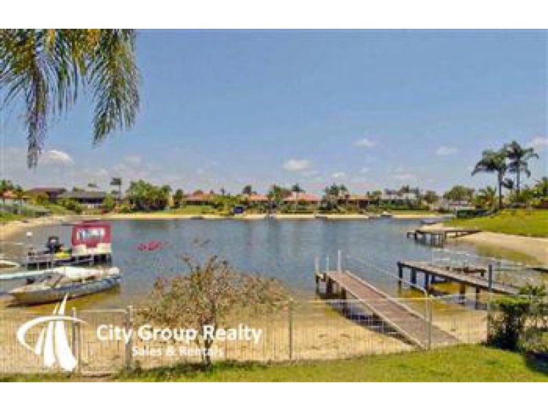 4 Cocos Crescent, Broadbeach Waters QLD 4218